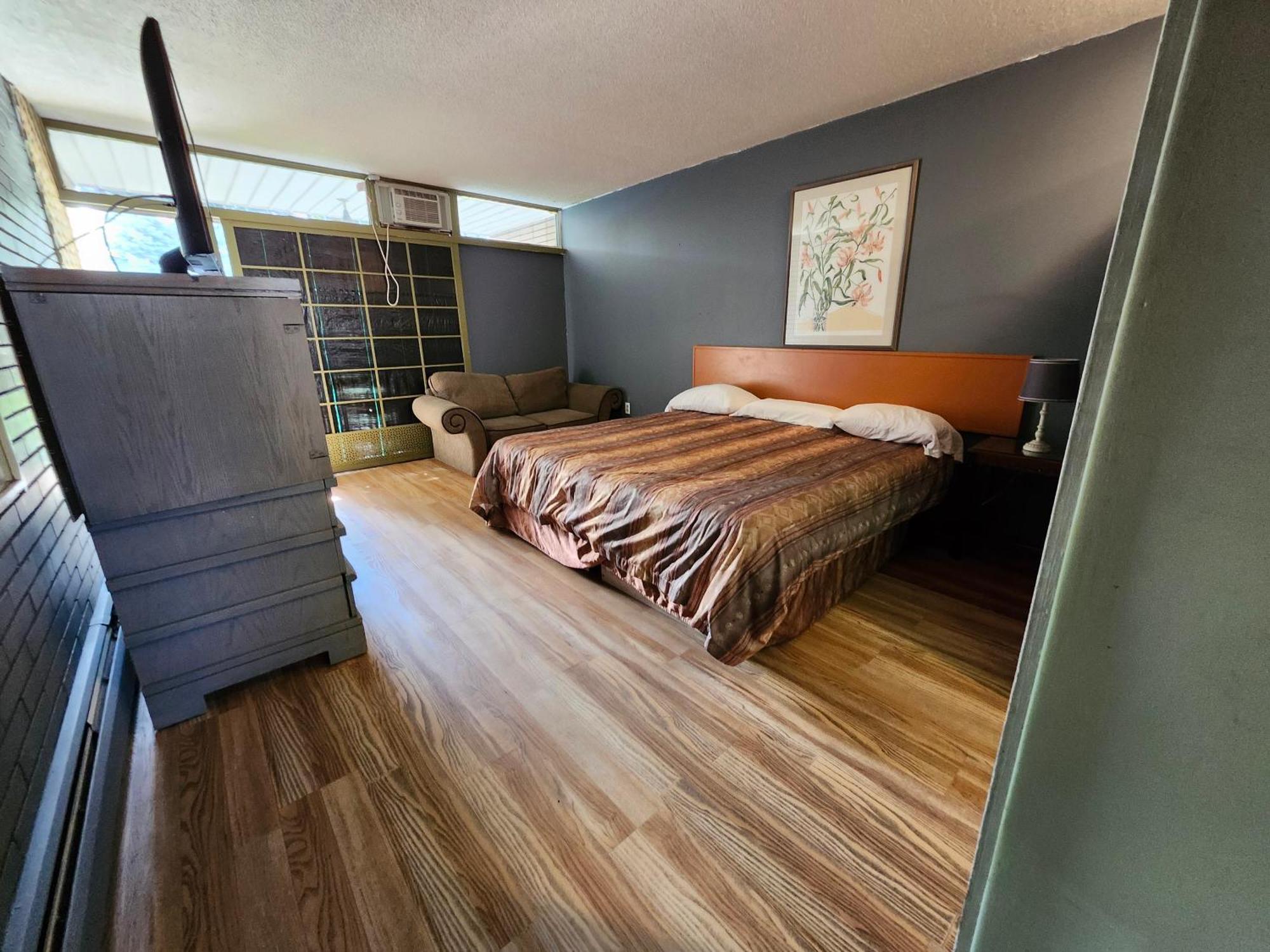 Tiki Village Inn Vernon Exteriör bild